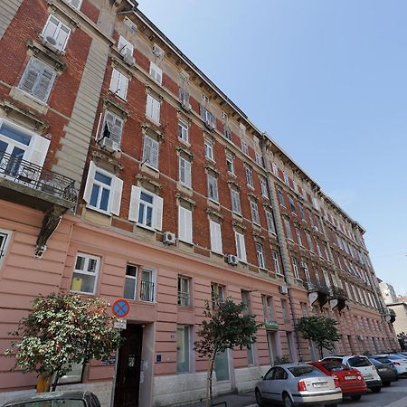 Centrally Located Studio Apartment Seagull Rijeka Ngoại thất bức ảnh